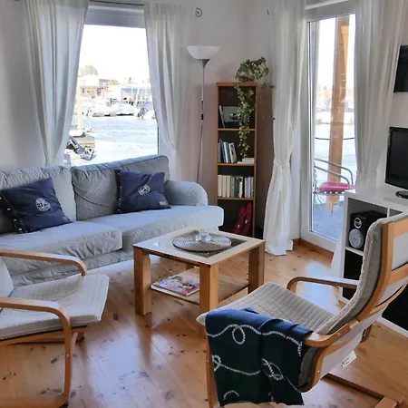 בית נופש Floating - 