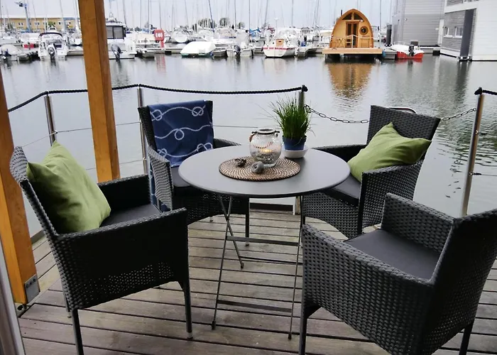 Floating - Schwimmende - Haus 3 Ferienhaus Kröslin