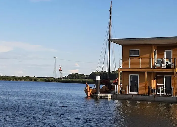 Ferienhaus Floating - Schwimmende - Haus 3 Kröslin